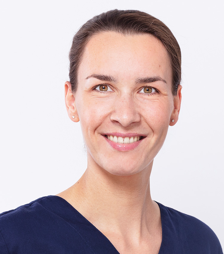 Dr. Anna Hüttmann